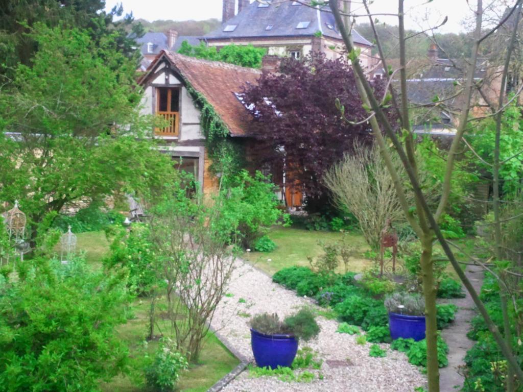 Au Fond Du Jardin Maison D'Hotes Saint-Saëns Habitación foto