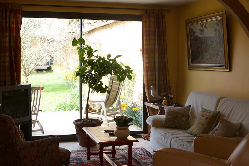 Au Fond Du Jardin Maison D'Hotes Saint-Saëns Habitación foto