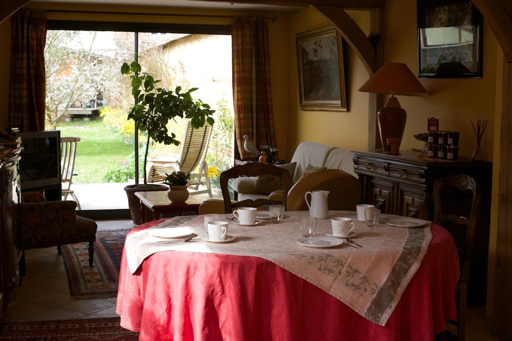Au Fond Du Jardin Maison D'Hotes Saint-Saëns Habitación foto